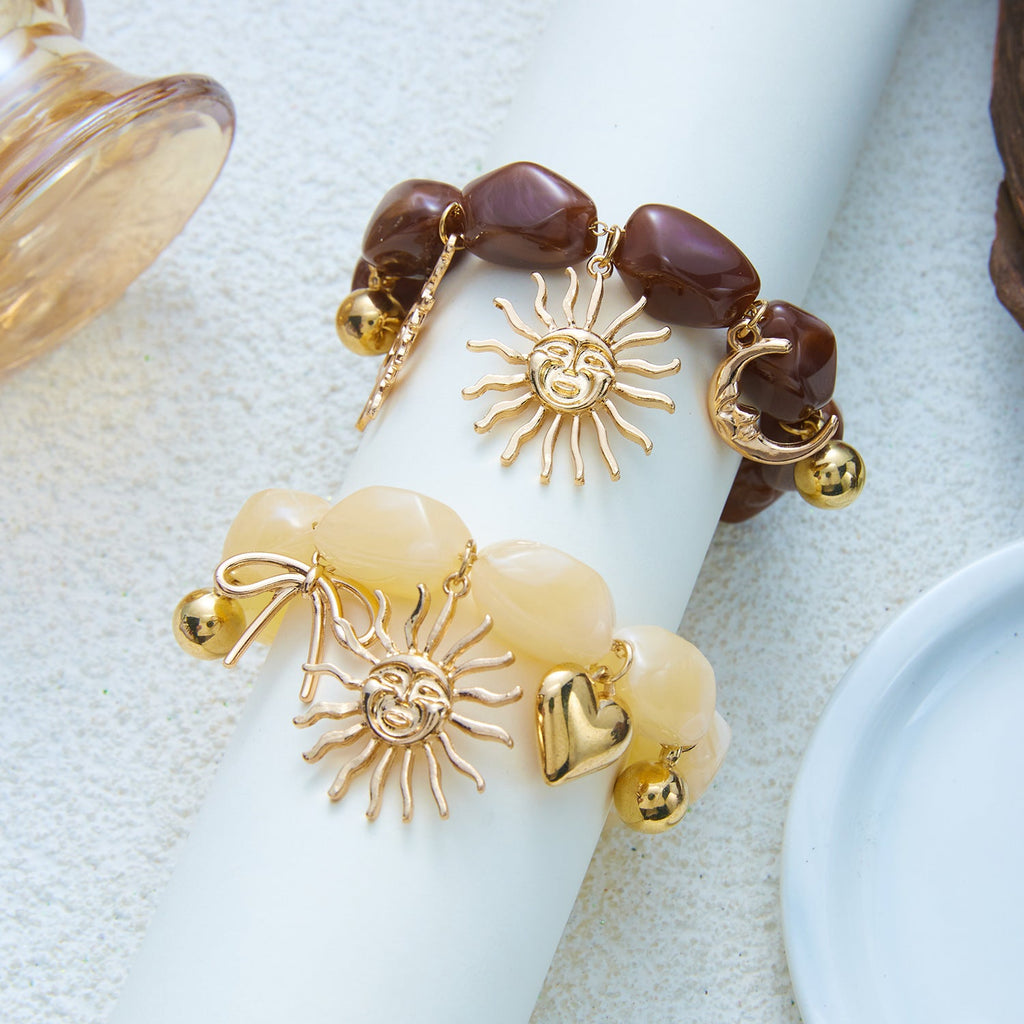 Lisa Olive Vintage Irregular Resin Beaded Sun Pendant Bracelet — image 2