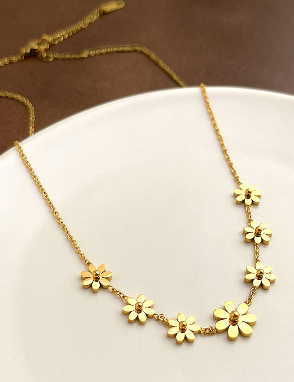 Sunflower Pendant Flower Chain Necklace — gold necklace