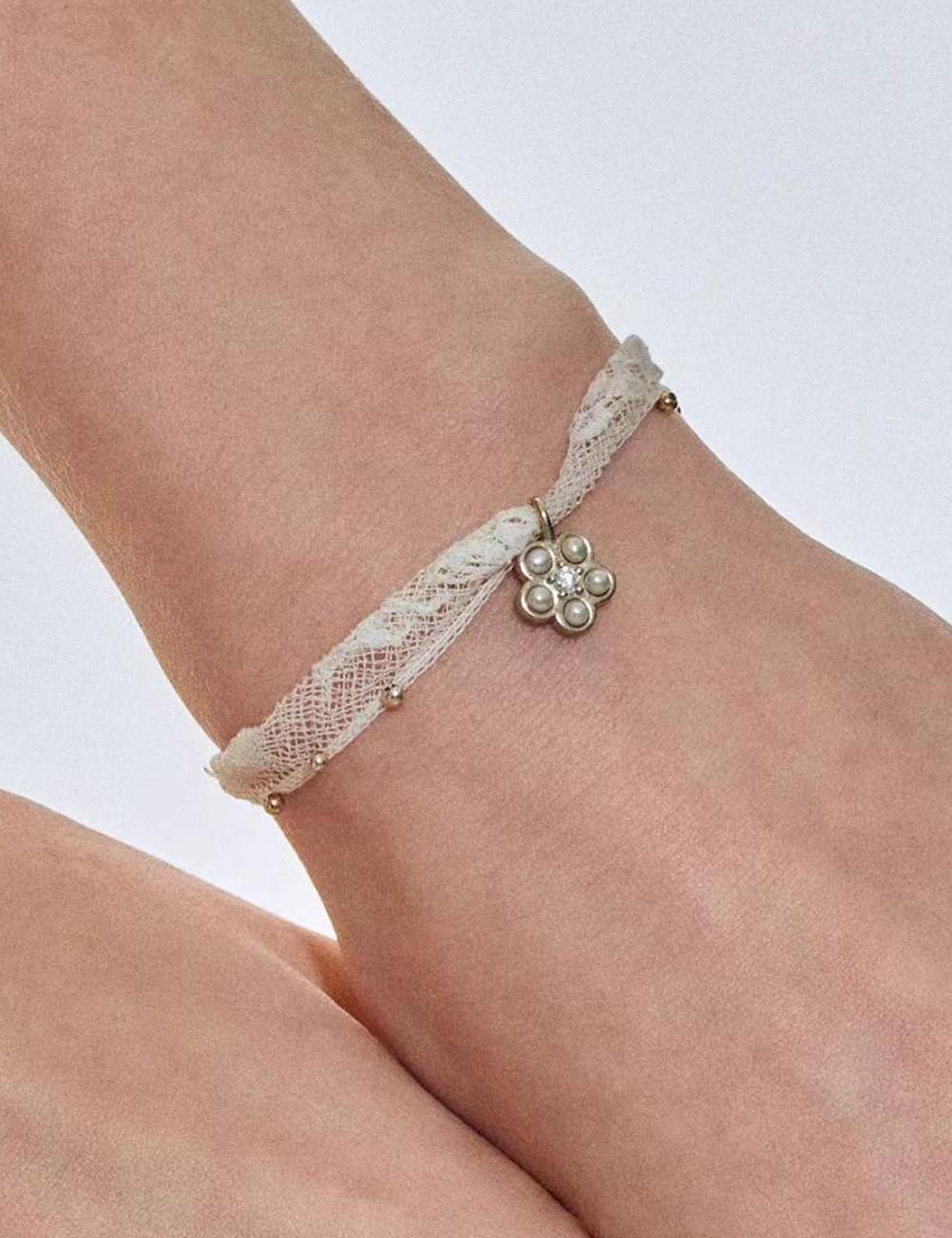 Lace Flower Pendant Bracelet — white bracelet