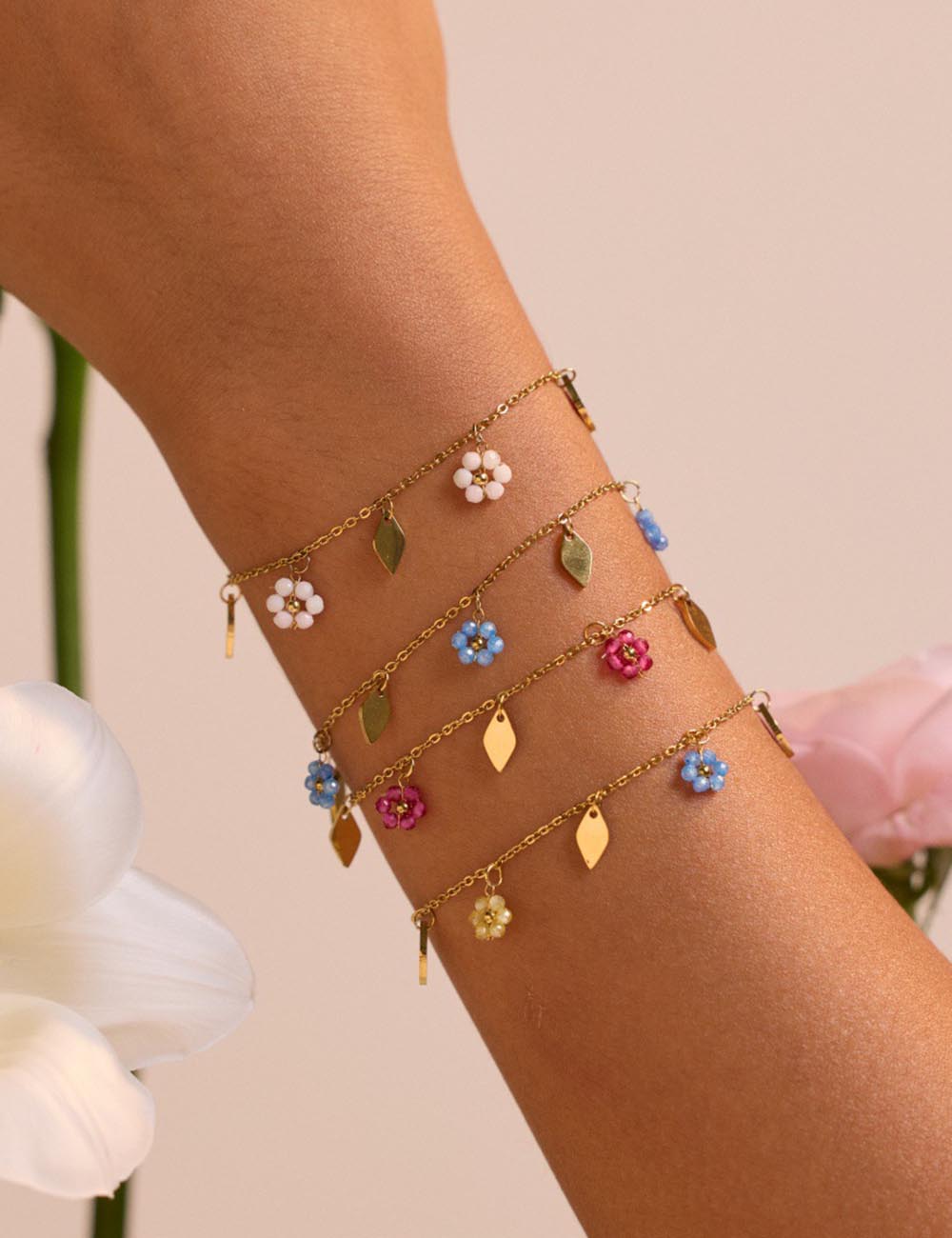 Dainty Daisy Link Bracelet — bracelet