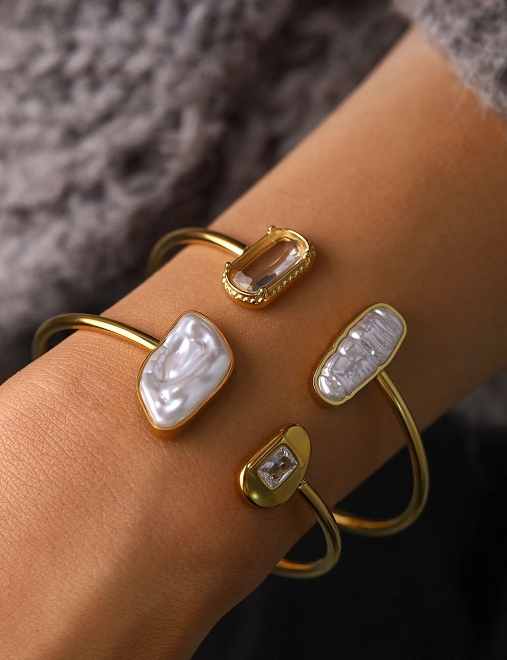 Irregular Pearl Decor Bracelet — gold bracelet