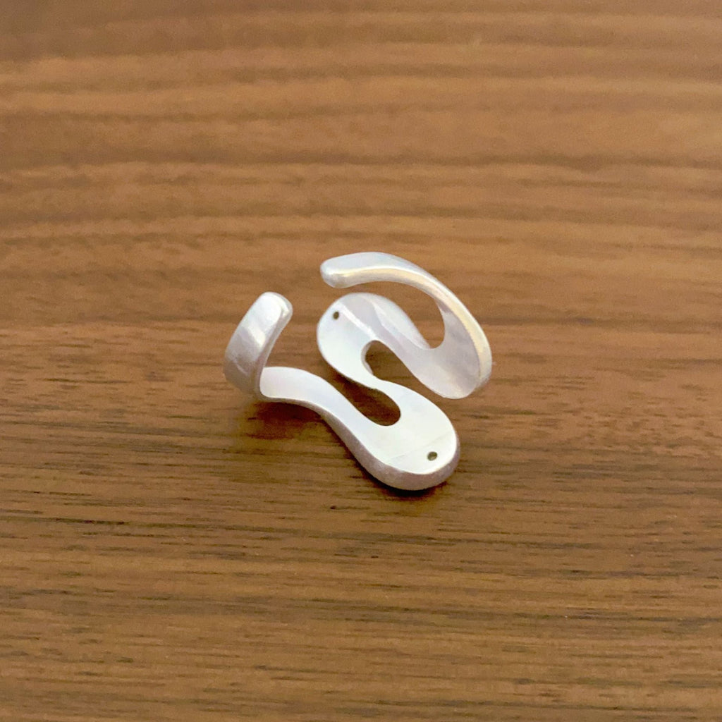 Wave-Shape Agate Accent Ring — white ring, view 4
