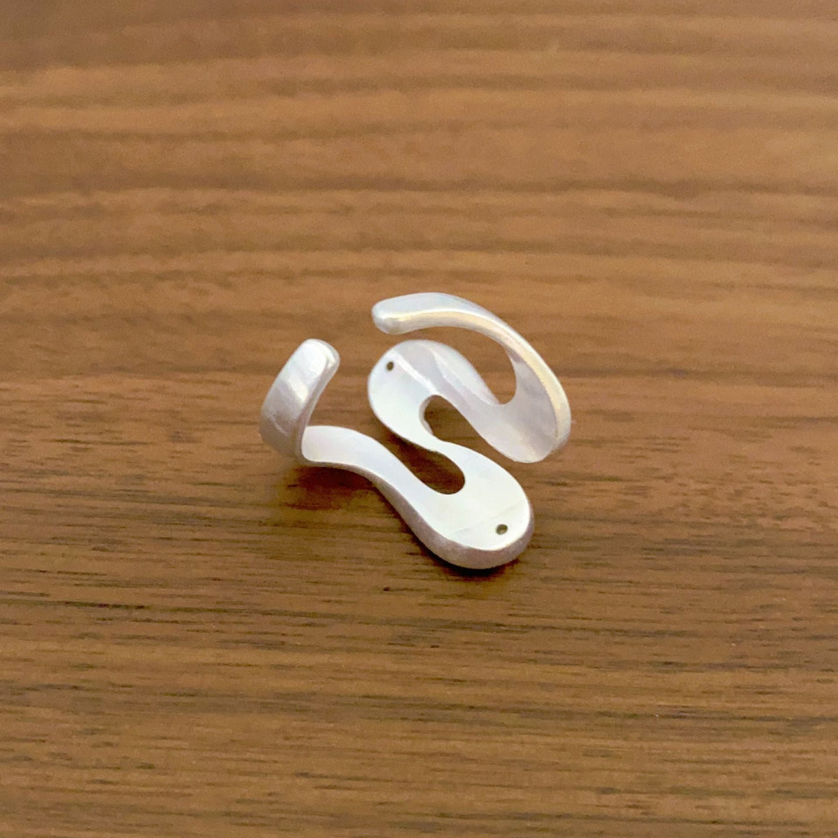 Wave-Shape Agate Accent Ring — white ring, view 4