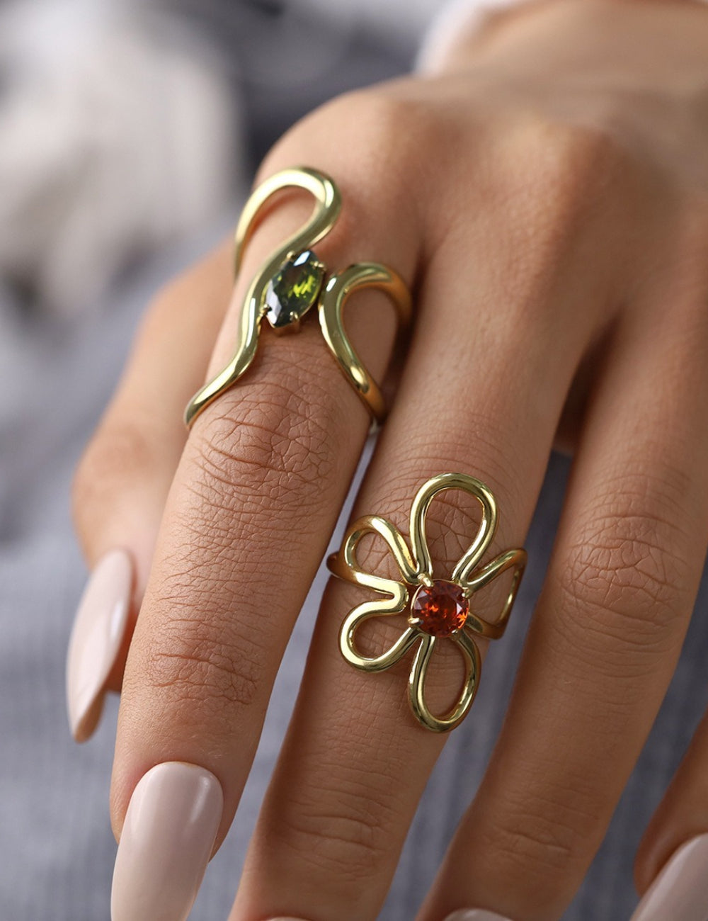 Exaggerated Floral Hollow-Out Ring — gold ring