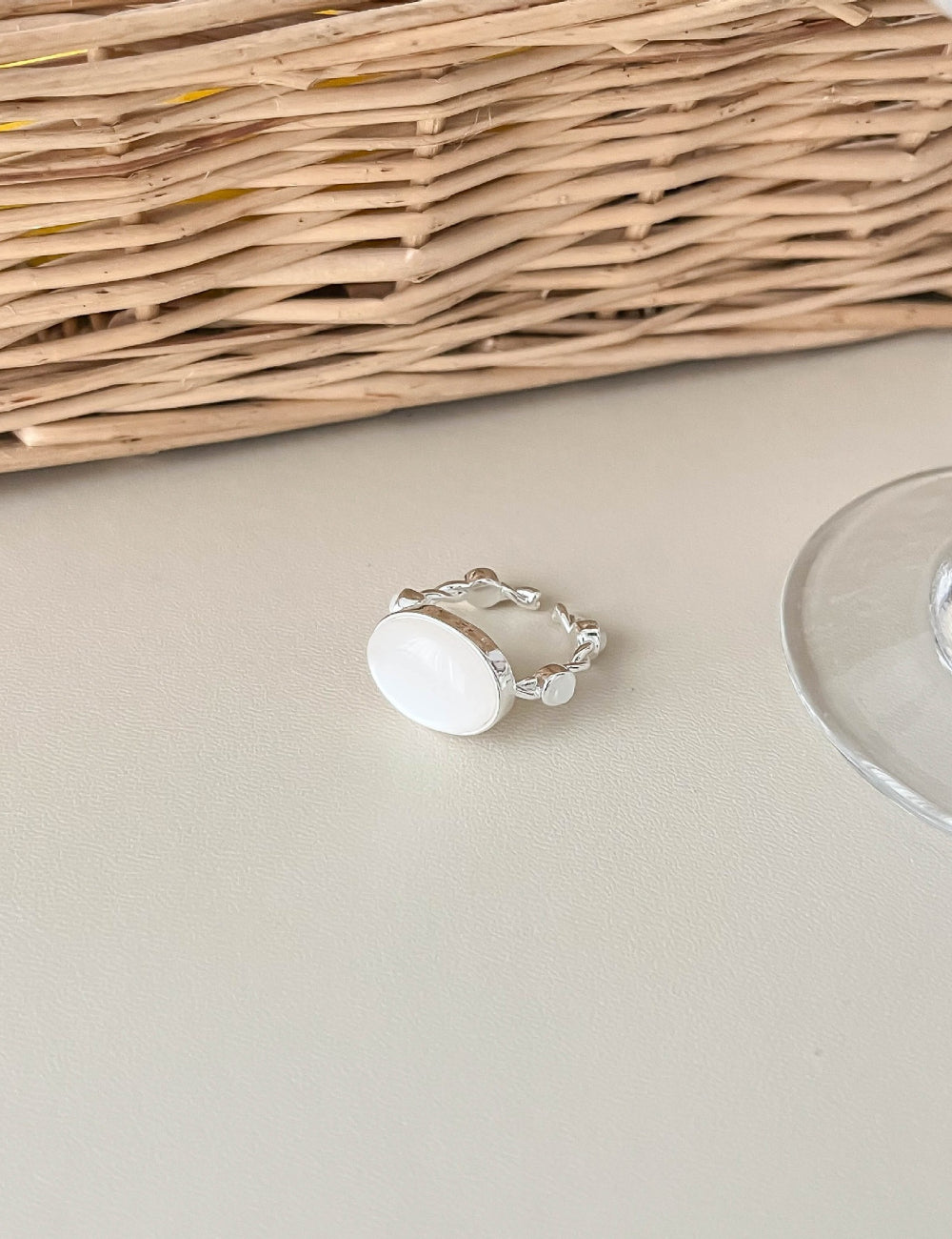 Hollow-Out Grid Zirconia Ring — ring