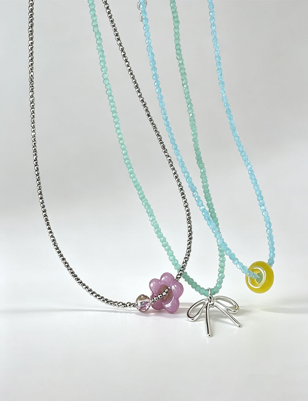 Beaded Flower Bowknot Choker — necklace