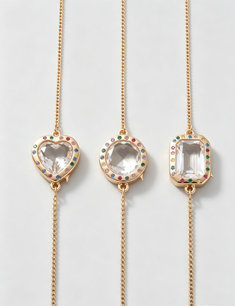 Round Heart Charm Bracelet — gold bracelet