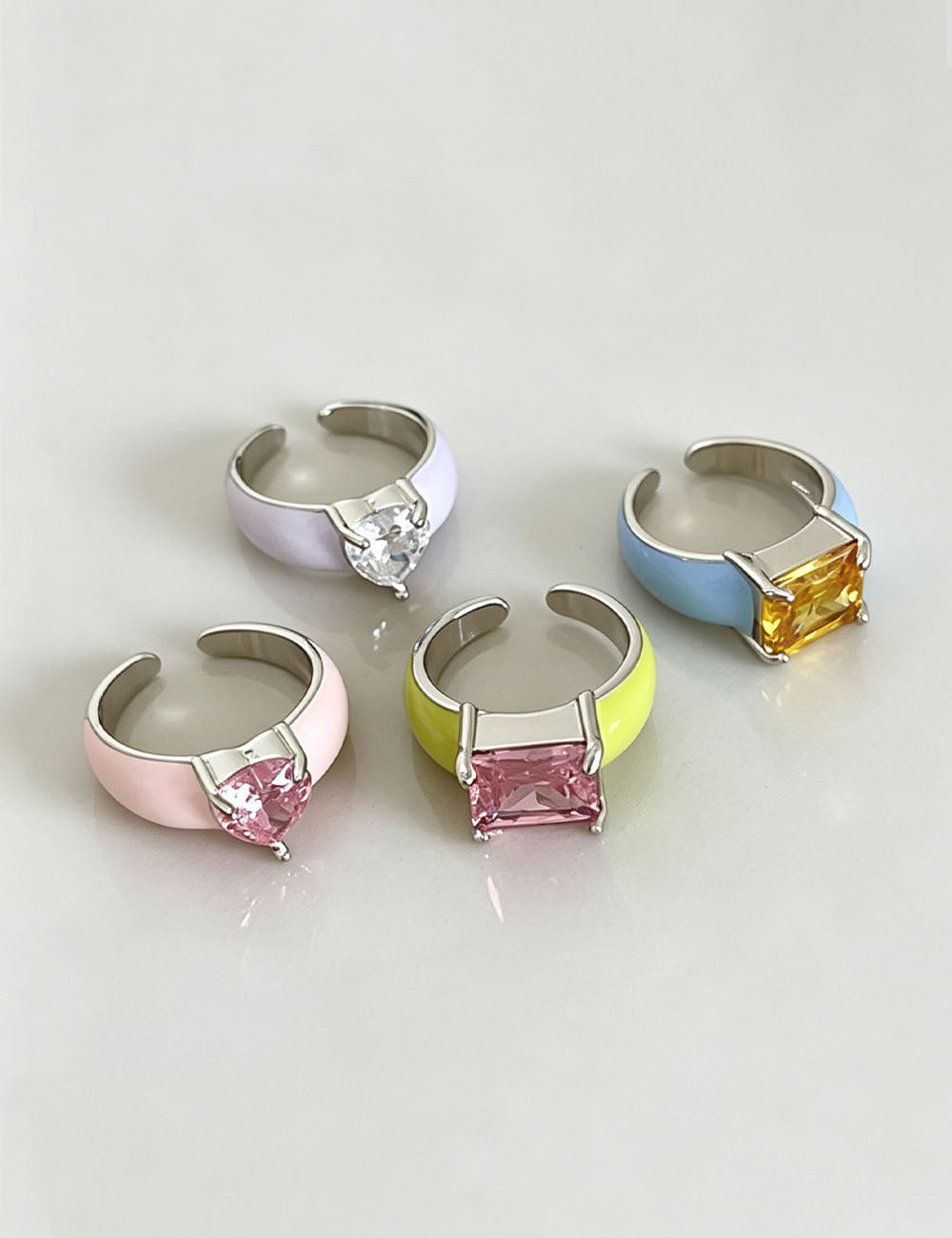 Enamel Heart Rhinestone Ring — ring