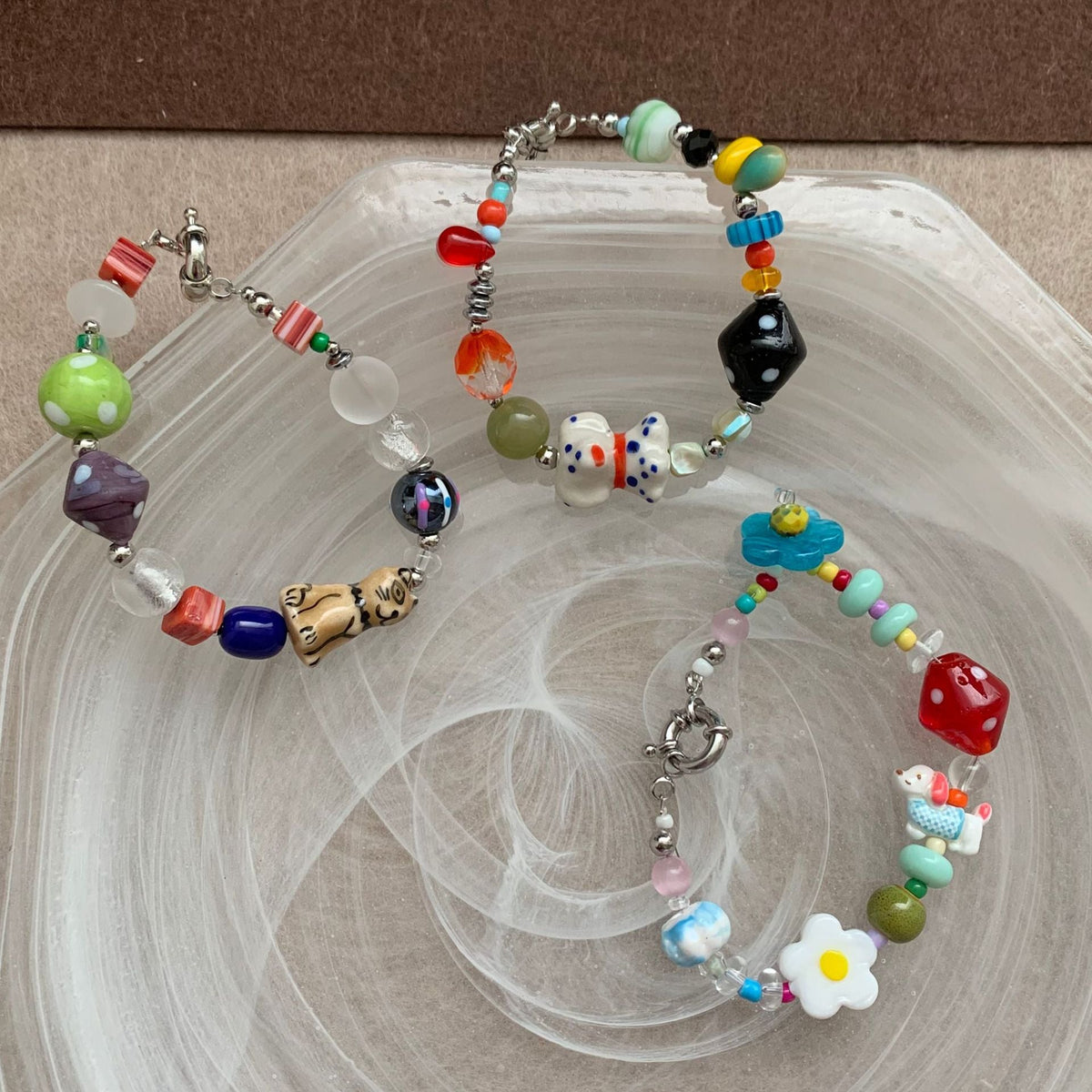 Colour-Contrast Flower Charm Bracelet — bracelet, view 4