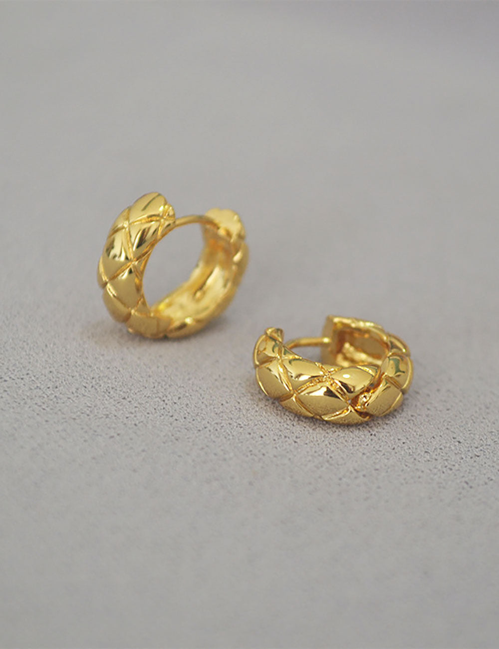 Rhombus Texture Hoop Earrings — earrings
