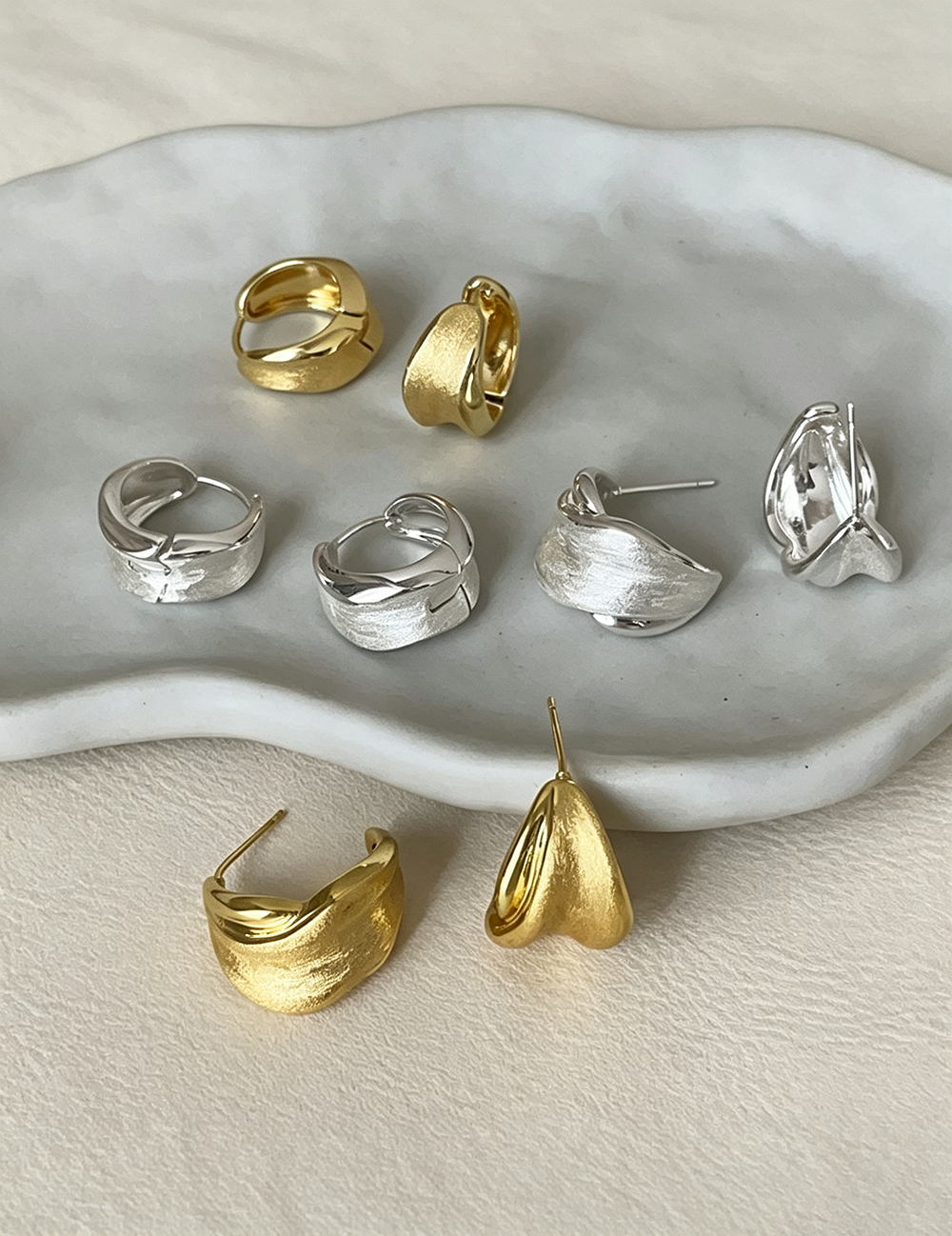 Matte Arc Shape Hoop Earrings — earrings
