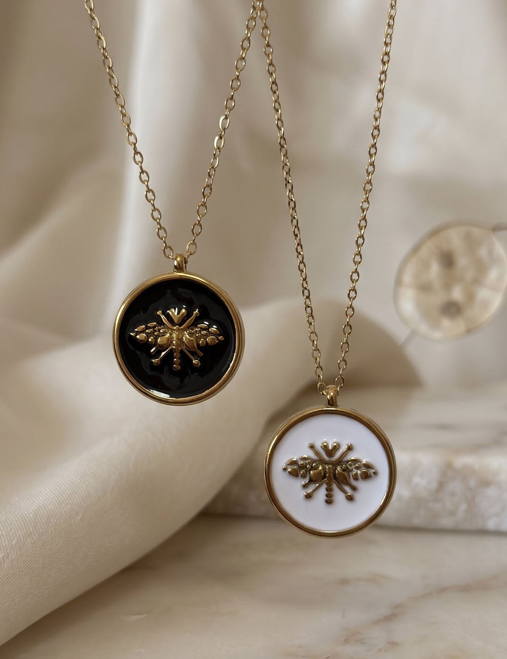 Disc Bee Pendant Choker — necklace
