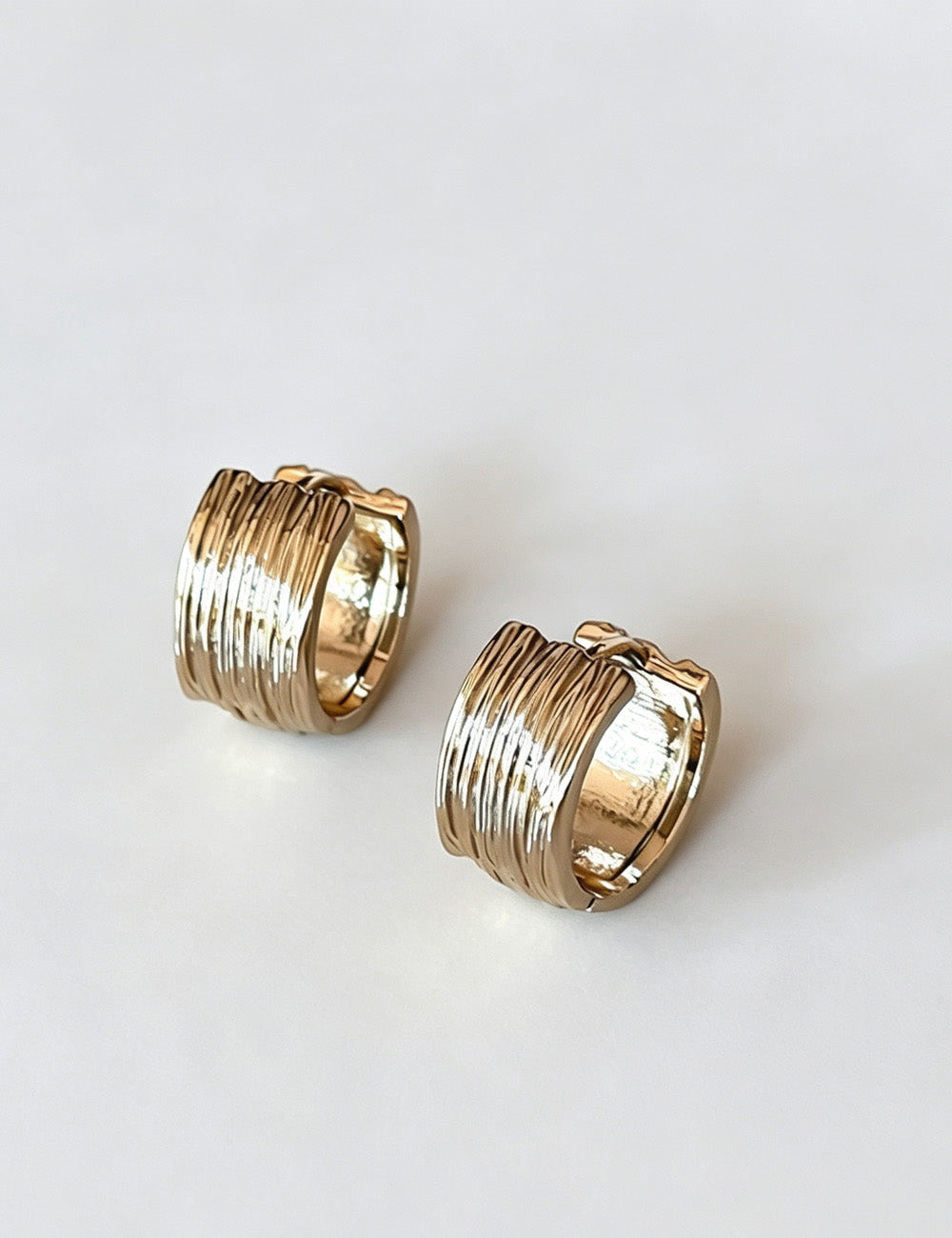 Geometric Circle Hoop Earrings — gold earrings