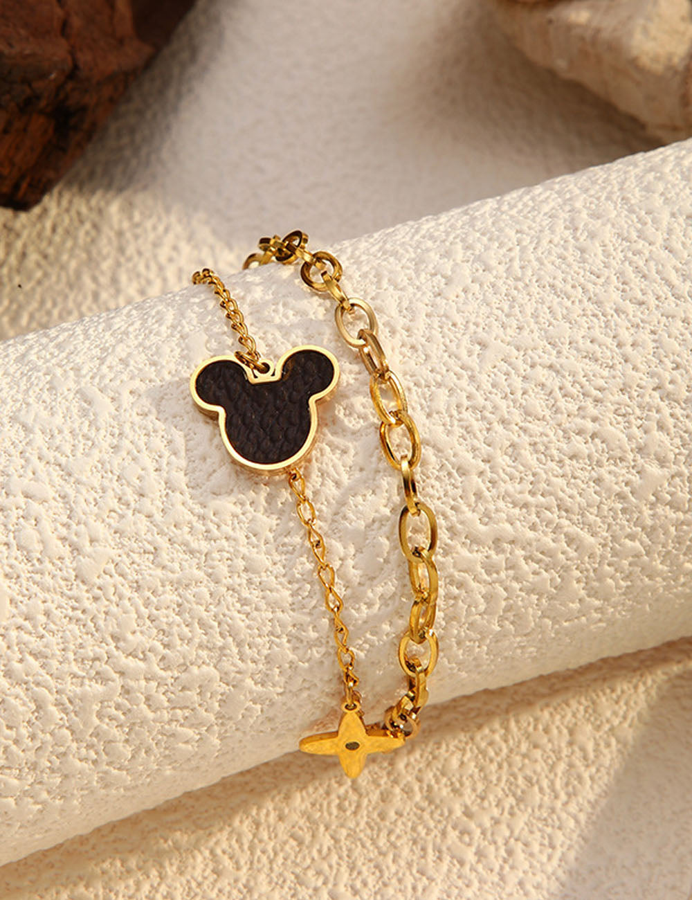 Double-Layer Clover Pendant Bracelet — bracelet