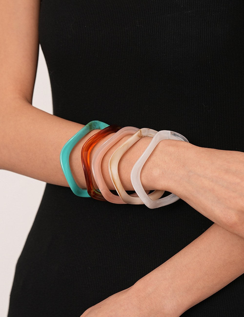 Wave-Edged Acrylic Bracelet — bracelet